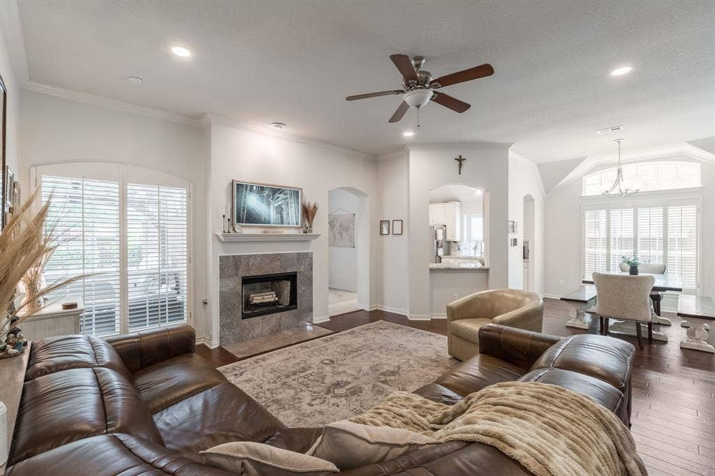 320 Andre Drive, Irving, TX 75063 320 Andre Drive, Irving, TX 75063