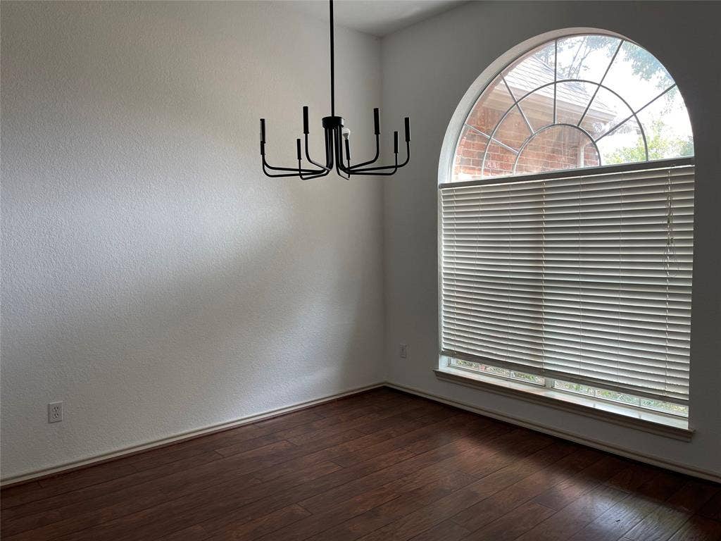 6030 Bentwood Drive, Midlothian, TX 76065 6030 Bentwood Drive, Midlothian, TX 76065