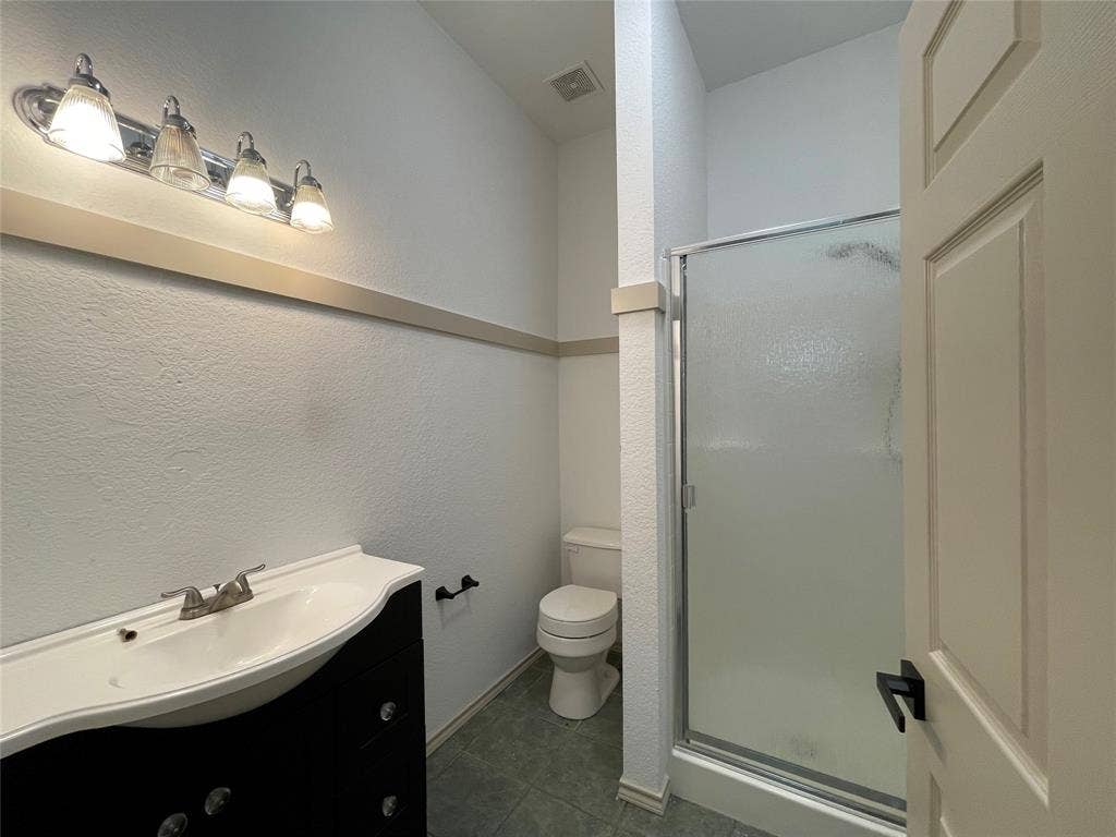 6030 Bentwood Drive, Midlothian, TX 76065 6030 Bentwood Drive, Midlothian, TX 76065