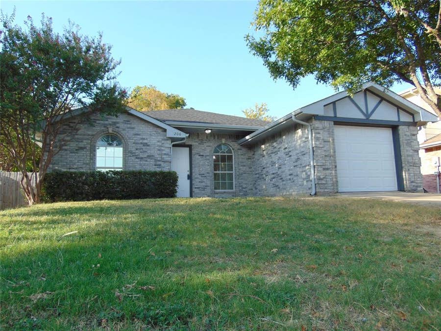 Property photo for 206 Mazatlan Avenue, Dallas, TX