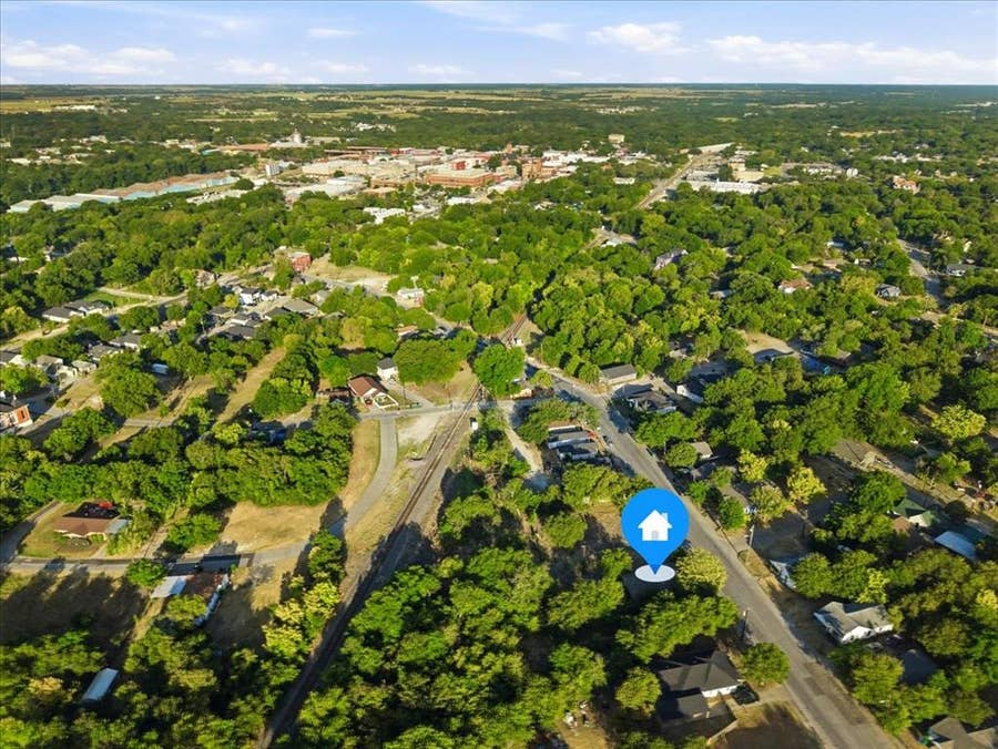 Property photo for 400 & 402 Wyatt Street, Waxahachie, TX