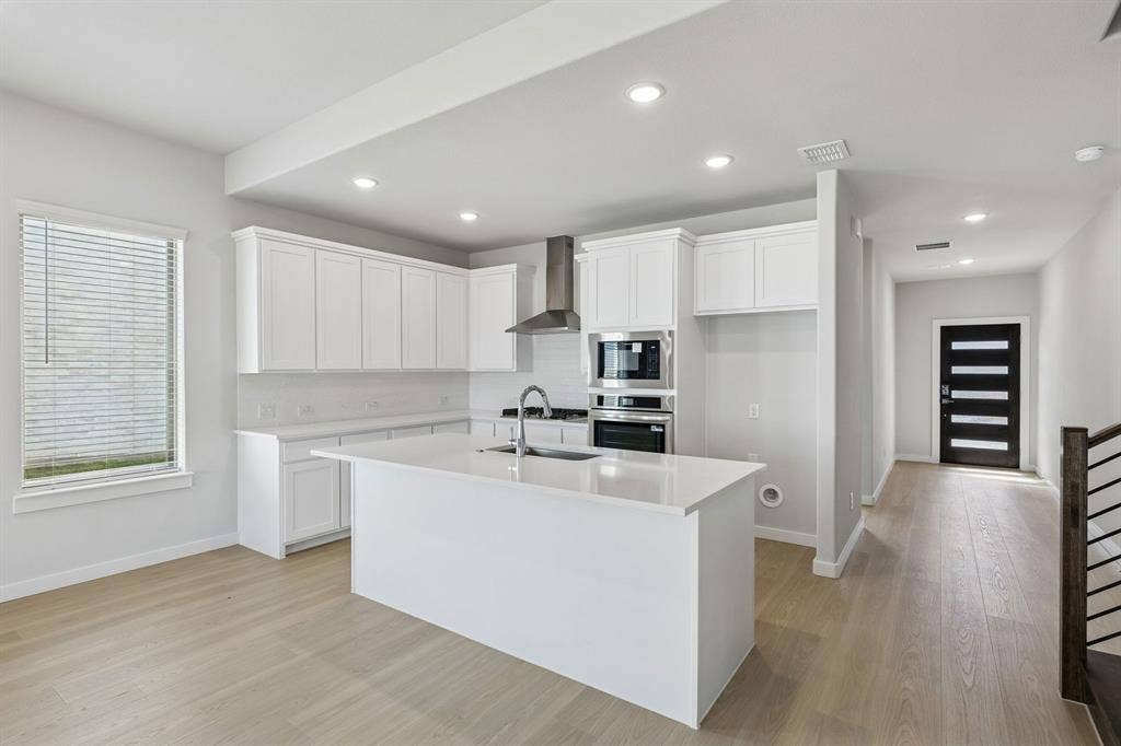4704 Starlight Drive, McKinney, TX 75071 Kitchen in the Stanley II home plan by Trophy Signature Homes – REPRESENTATIVE PHOTO