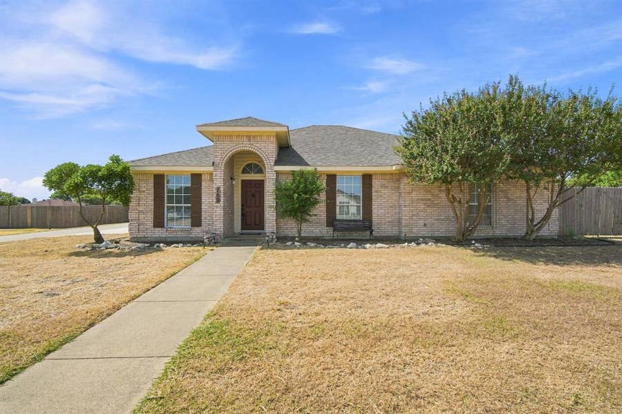 Property photo for 760 S Ridge Drive, Midlothian, TX