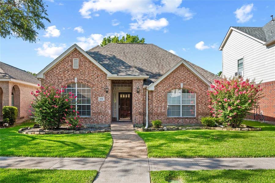 Property photo for 1716 Mapleleaf Falls Drive, Allen, TX