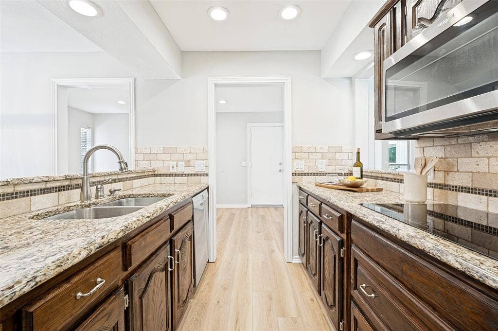 3221 Bandolino Lane, Plano, TX 75075 3221 Bandolino Lane, Plano, TX 75075