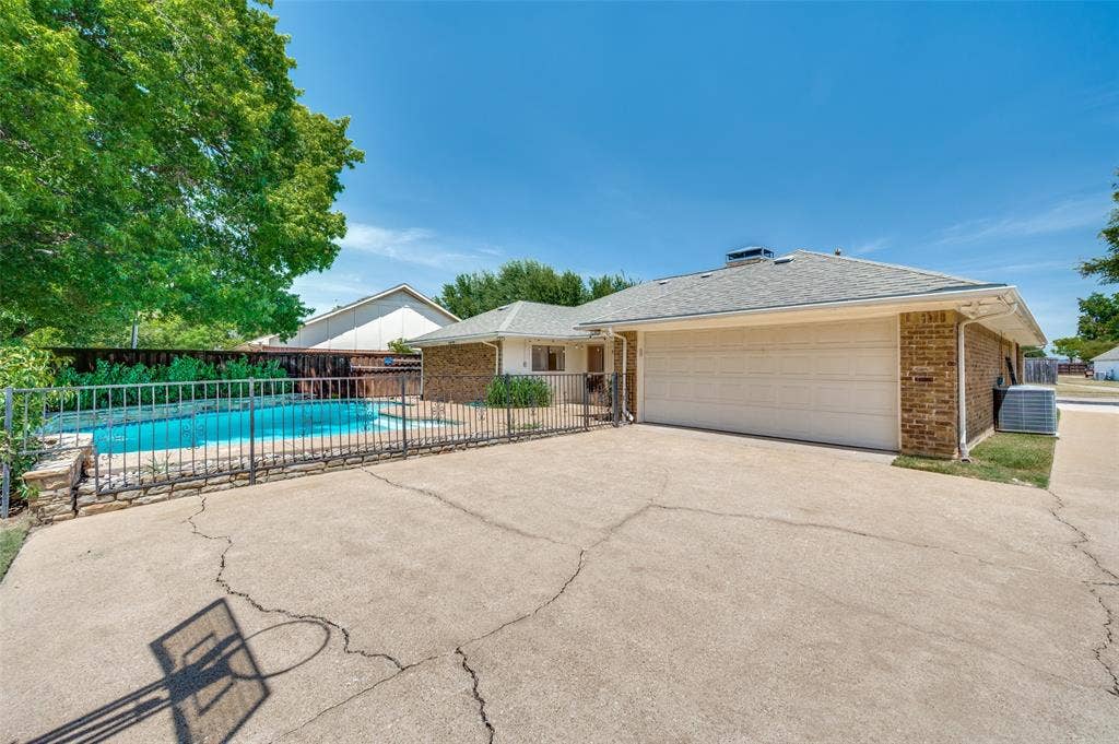 3221 Bandolino Lane, Plano, TX 75075 3221 Bandolino Lane, Plano, TX 75075