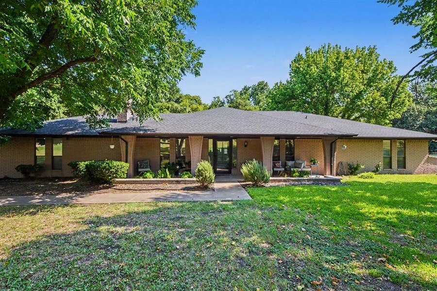 Property photo for 175 E Pleasant Run Road, Cedar Hill, TX