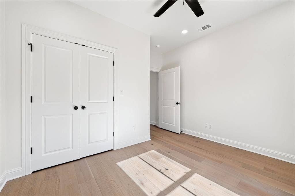 2nd Bedroom closet door & entrance.