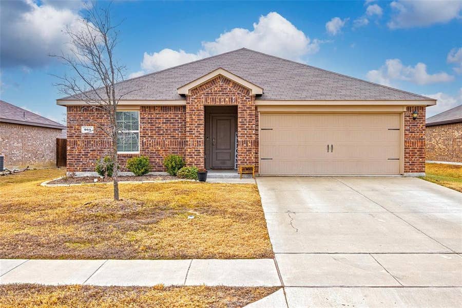 Property photo for 904 Saddle Horn Way, Royse City, TX