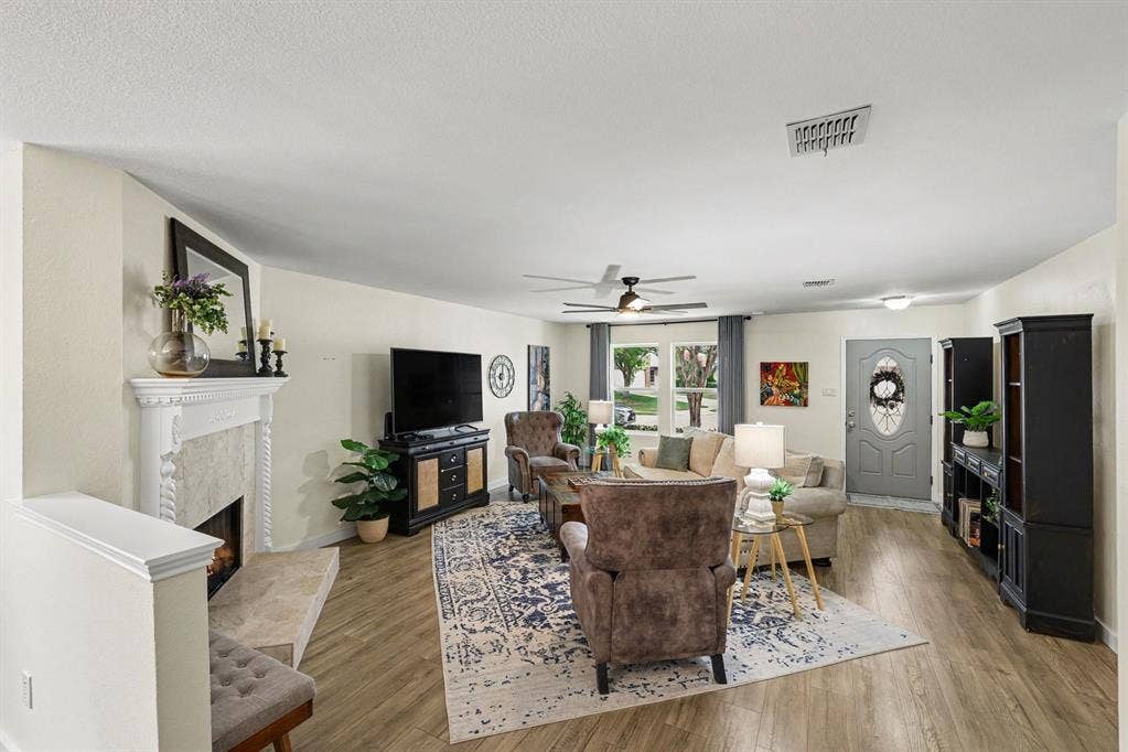3123 Melrose Drive, McKinney, TX 75070 Lots of room to gather in front living room