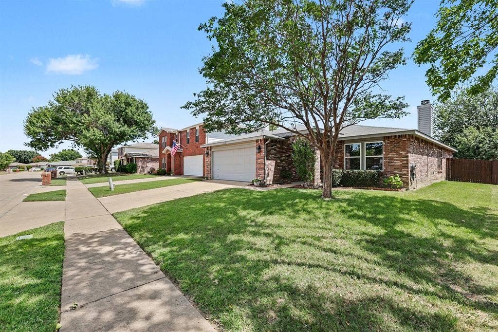 3123 Melrose Drive, McKinney, TX 75070 Lovely one story home on quiet street