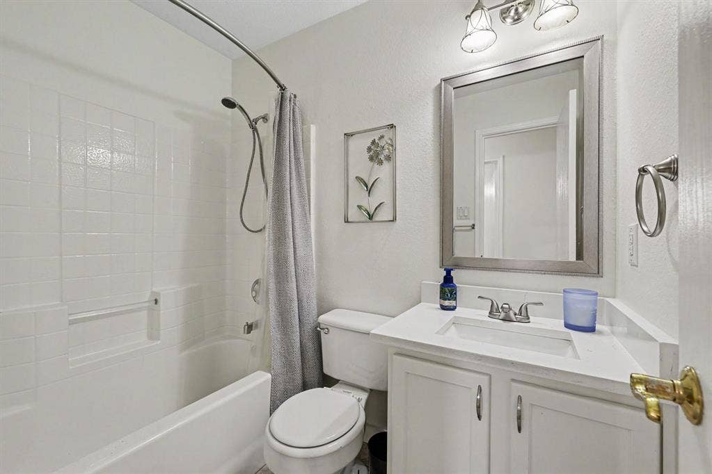 3123 Melrose Drive, McKinney, TX 75070 Guest bathroom with quartz counter
