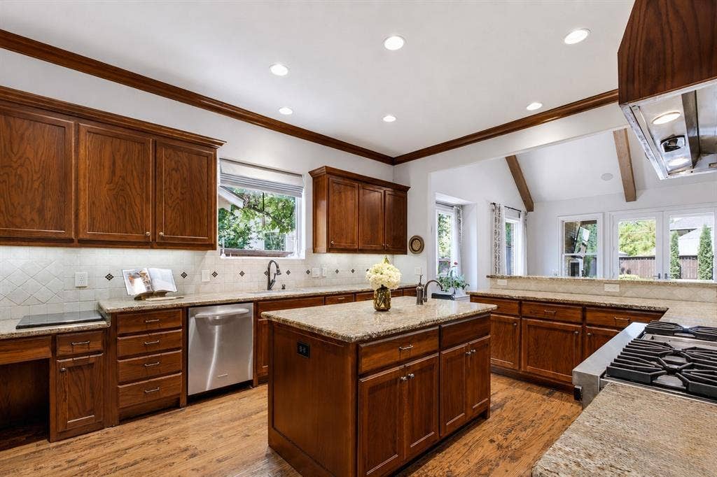5243 Willis Avenue, Dallas, TX 75206