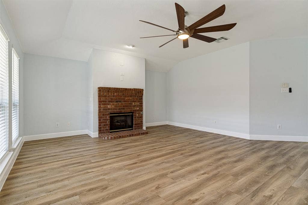 4078 Sydney Drive, Frisco, TX 75033 Gas logs fireplace