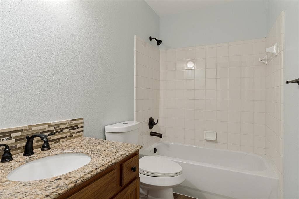 4078 Sydney Drive, Frisco, TX 75033 Bathroom 2