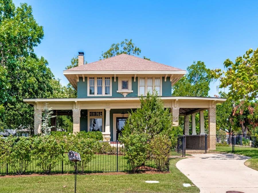 Property photo for 600 S Center Street, Forney, TX