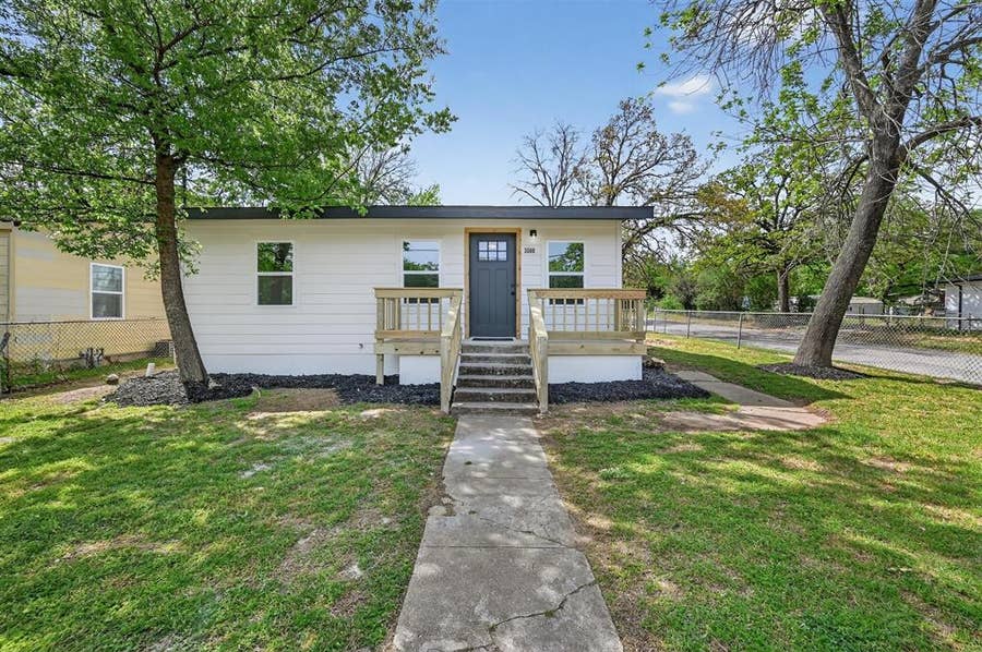 Property photo for 3500 Baylor Street, Fort Worth, TX