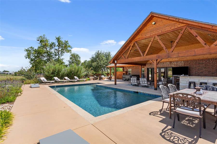 Property photo for 128 Hoffmeyer Lane, Robinson, TX