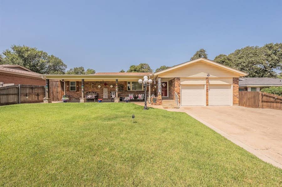 Property photo for 1045 Valentine Street, Hurst, TX