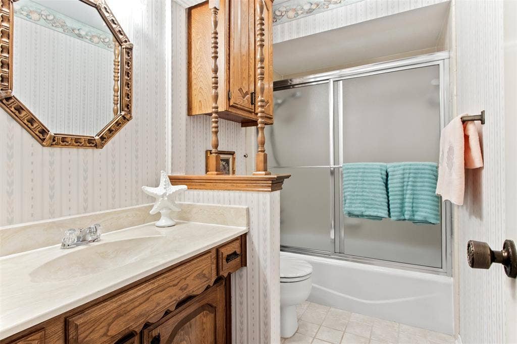 3301 Canterbury Drive, Plano, TX 75075 3301 Canterbury Drive, Plano, TX 75075