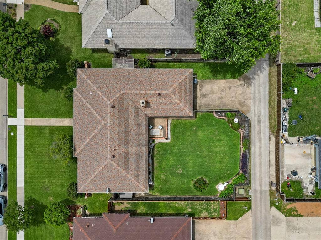 3301 Canterbury Drive, Plano, TX 75075 3301 Canterbury Drive, Plano, TX 75075