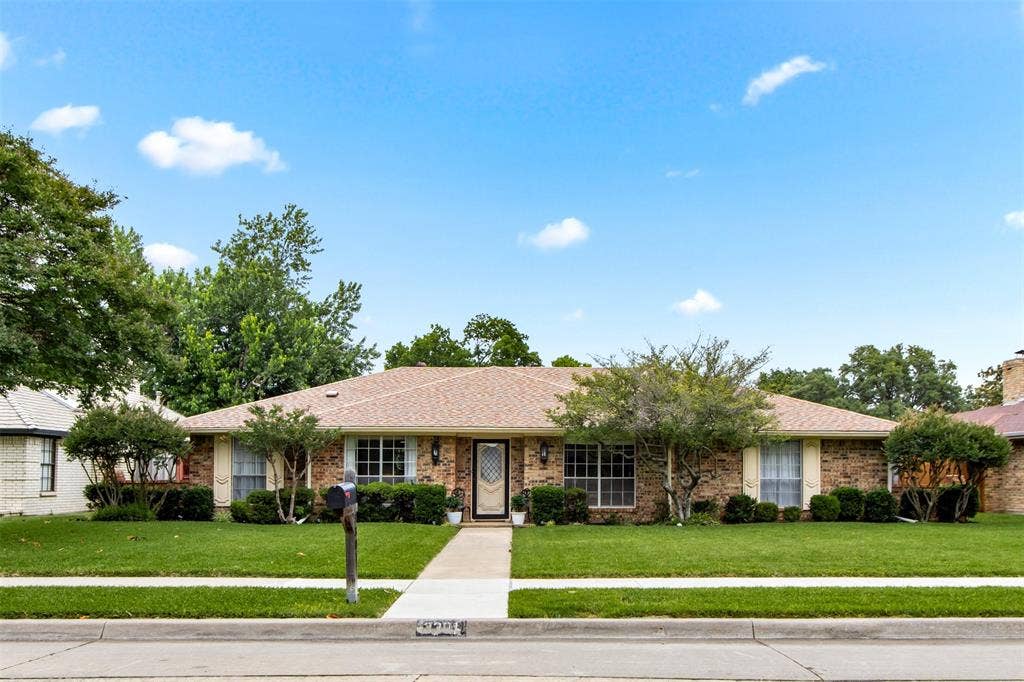 3301 Canterbury Drive, Plano, TX 75075 3301 Canterbury Drive, Plano, TX 75075