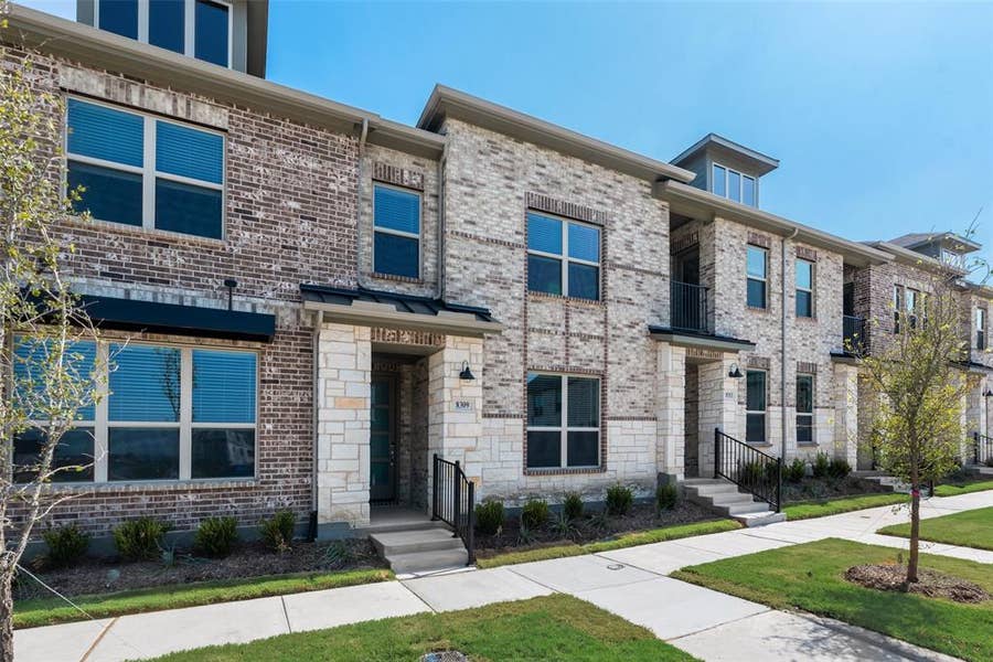 Property photo for 8309 Bayside Drive, Rowlett, TX