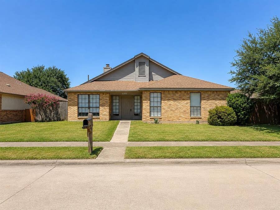 Property photo for 2303 Markland Street, Irving, TX