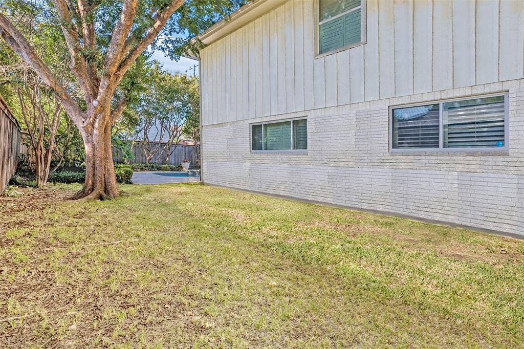 4110 Shady Hill Drive, Dallas, TX 75229 Spacious side yard offers incredible potential.