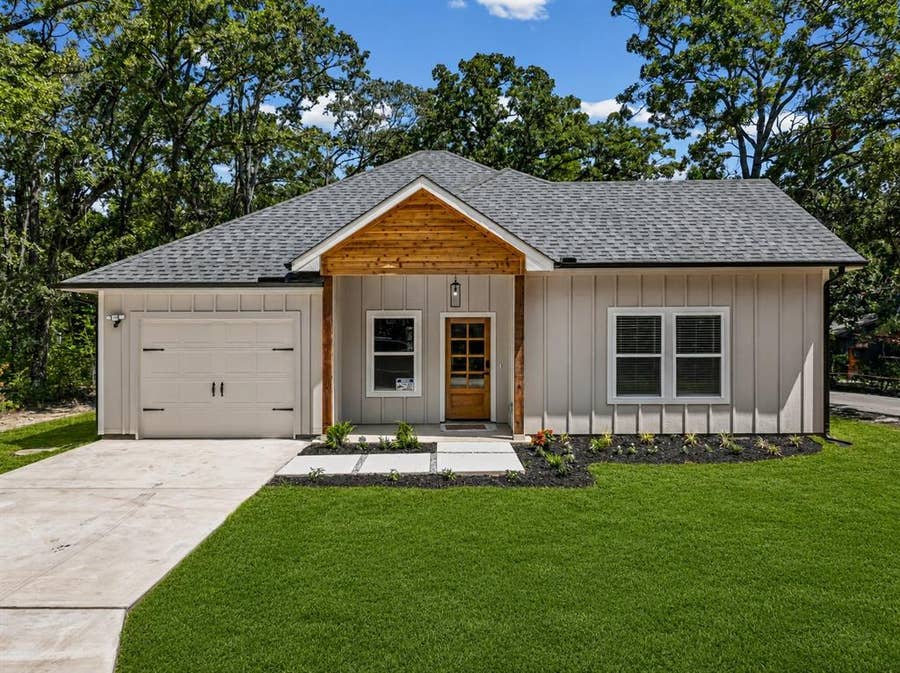 Property photo for 113 Nina Street, Payne Springs, TX
