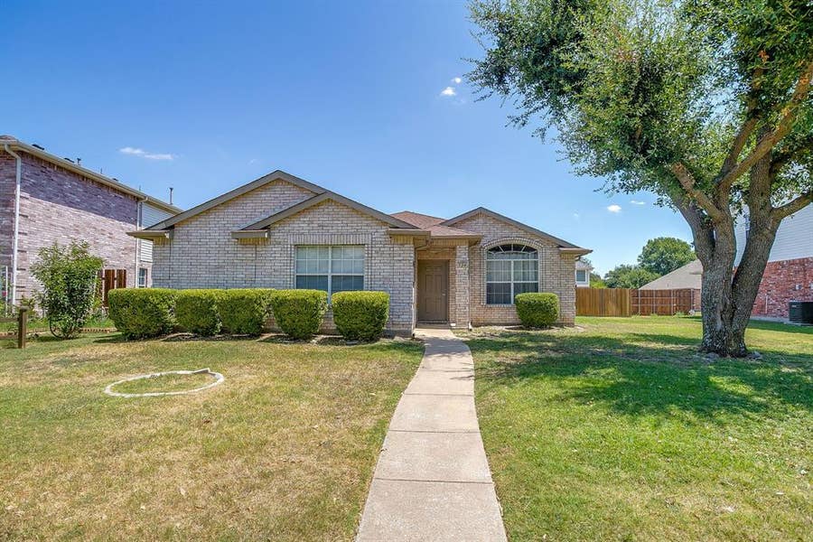 Property photo for 924 Thistle Circle, Allen, TX