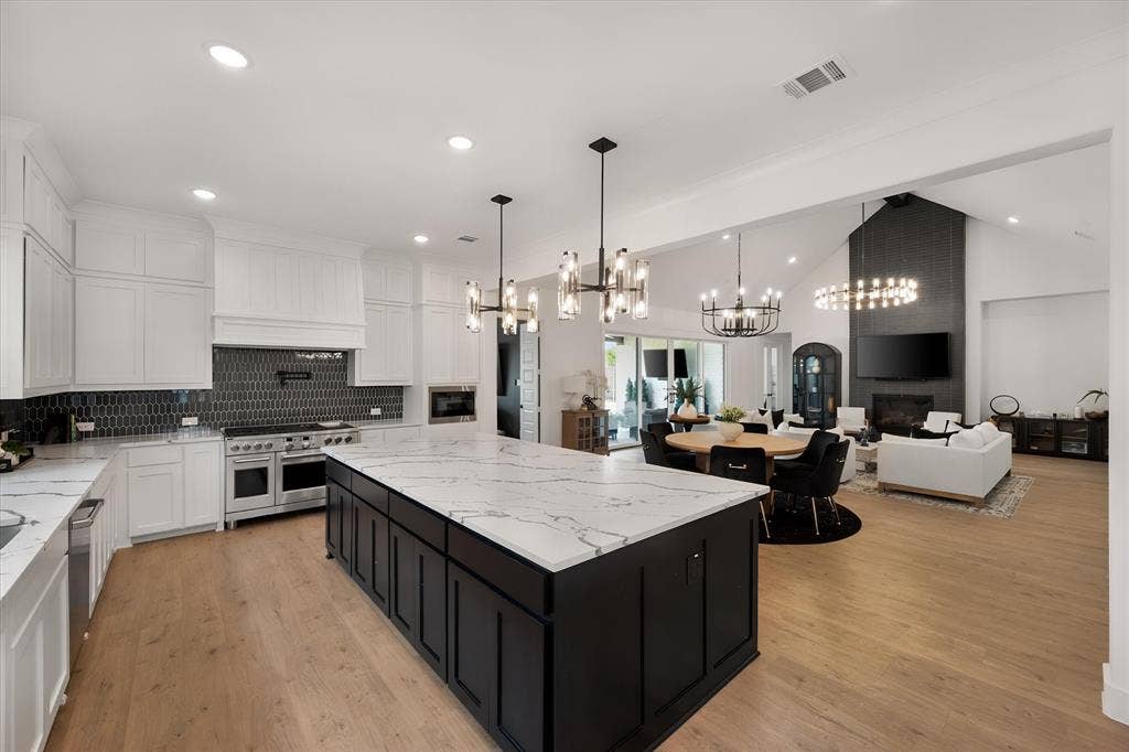 2109 Glenbrook Street, Haslet, TX 76052 2109 Glenbrook Street, Haslet, TX 76052