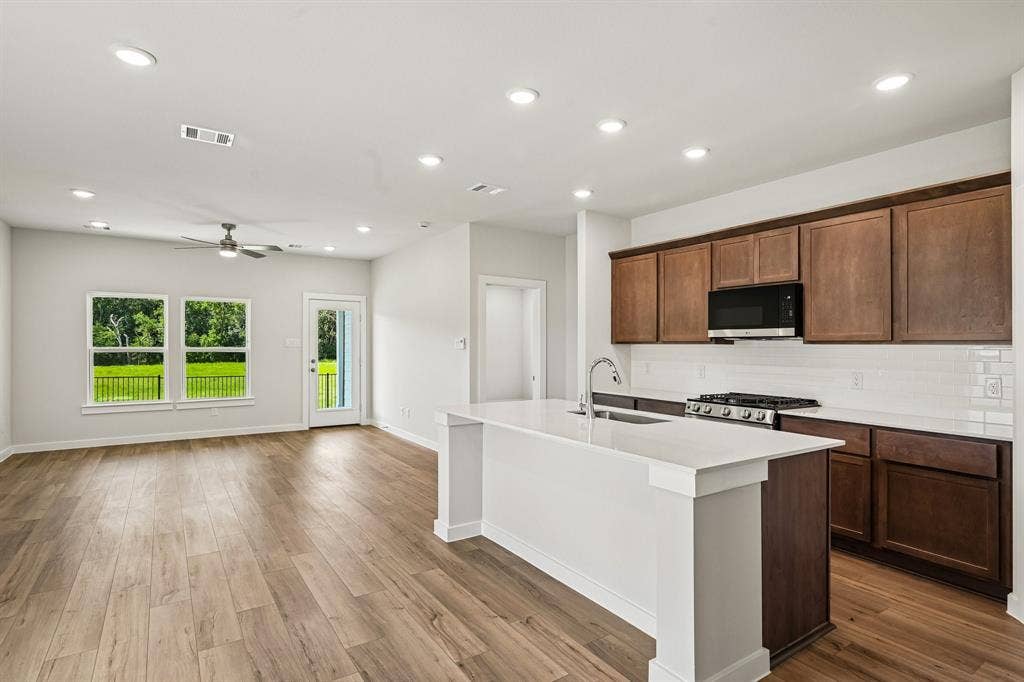 312 Sun Harvest Drive, Royse City, TX 75189 312 Sun Harvest Drive, Royse City, TX 75189
