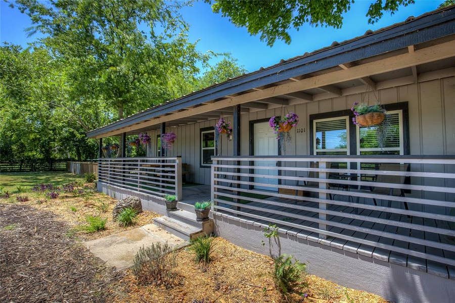 Property photo for 1101 Redoak Drive, West Tawakoni, TX