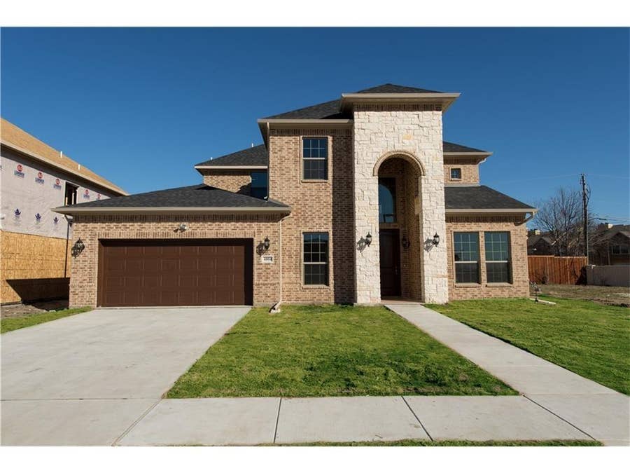 Property photo for 4004 Hanaa Court, Irving, TX