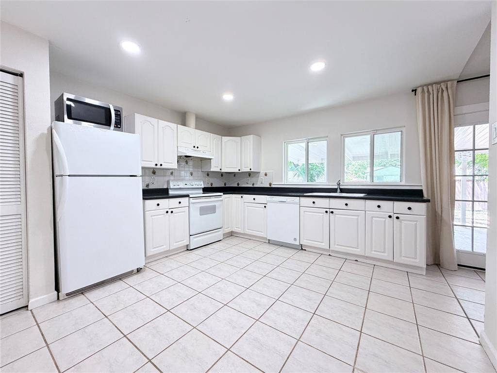 407 Ivy Way, Garland, TX 75043 407 Ivy Way, Garland, TX 75043