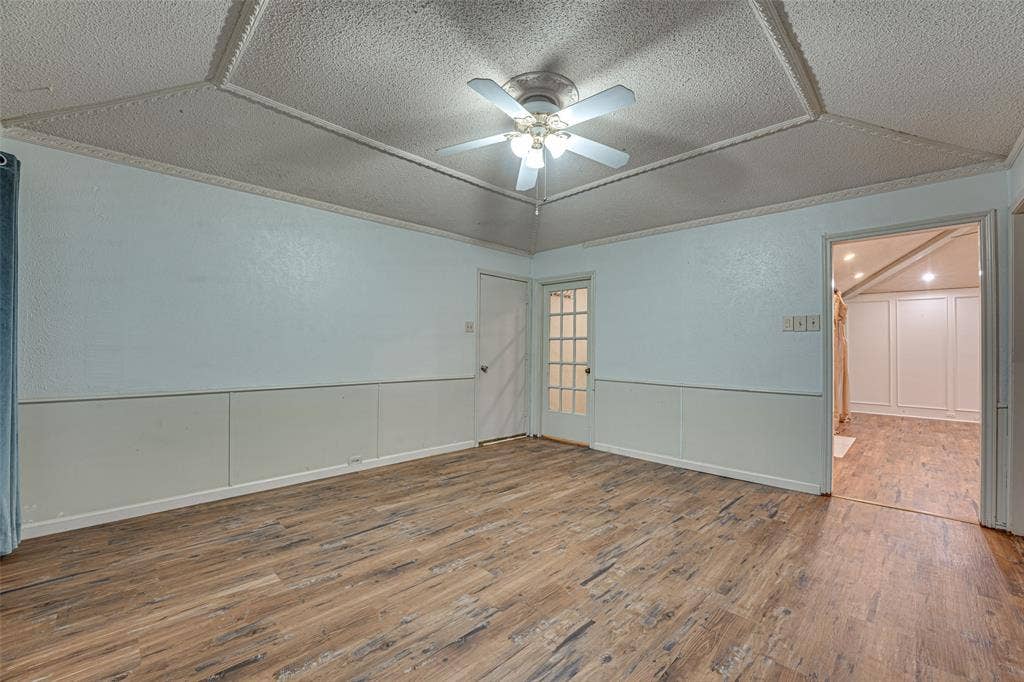 917 Meadowgate Drive, Garland, TX 75040