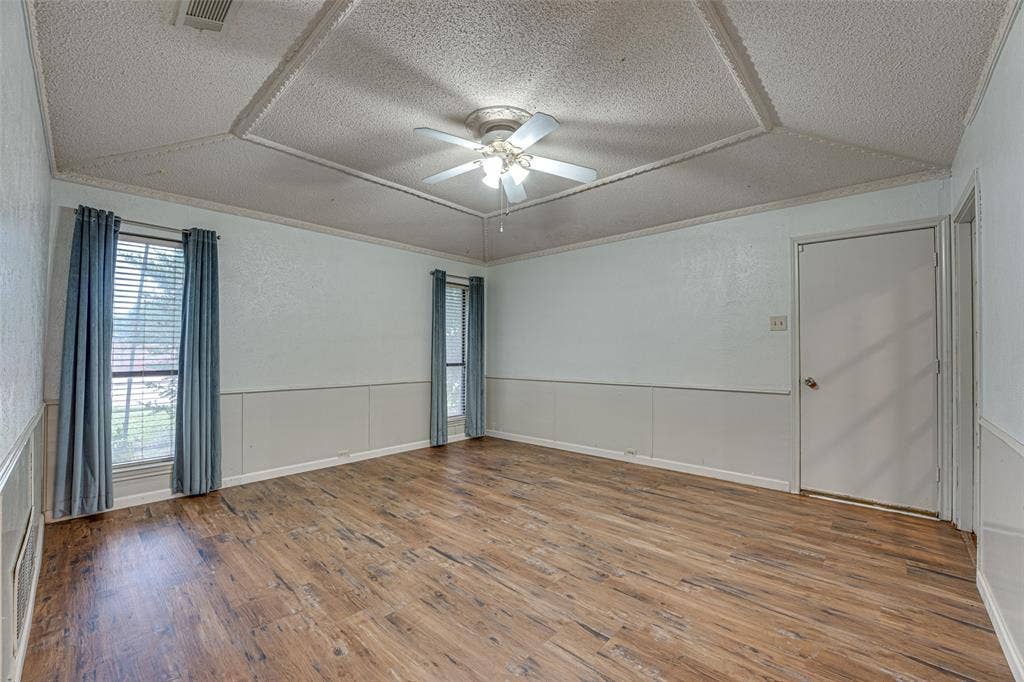 917 Meadowgate Drive, Garland, TX 75040