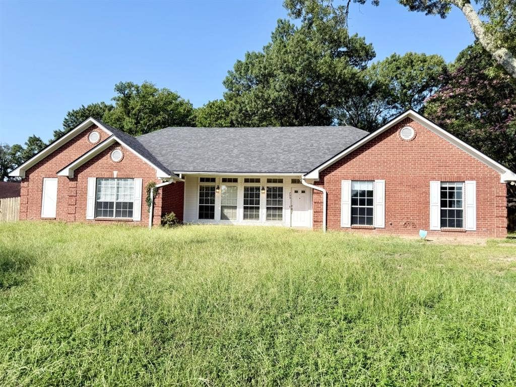 705 E South Street, Lindale, TX 75771 705 E South Street, Lindale, TX 75771