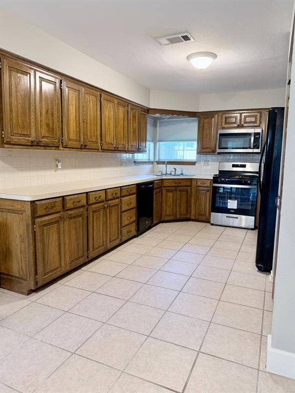 705 E South Street, Lindale, TX 75771 705 E South Street, Lindale, TX 75771