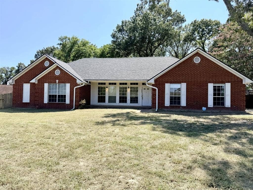 705 E South Street, Lindale, TX 75771 705 E South Street, Lindale, TX 75771