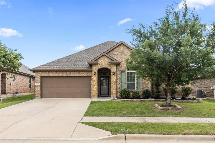 Property photo for 328 Running water Trail, Fort Worth, TX