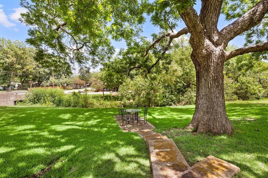 Property photo for 416 Brook Lane, McKinney, TX