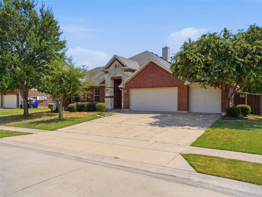 Property photo for 3011 Clear Springs Drive, Forney, TX