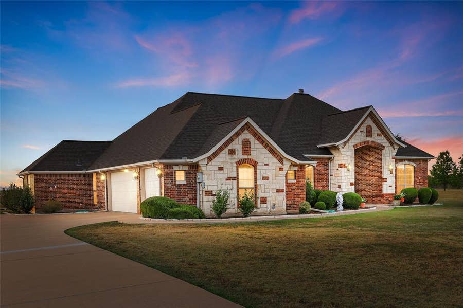 Property photo for 760 Hidden Pass, Royse City, TX