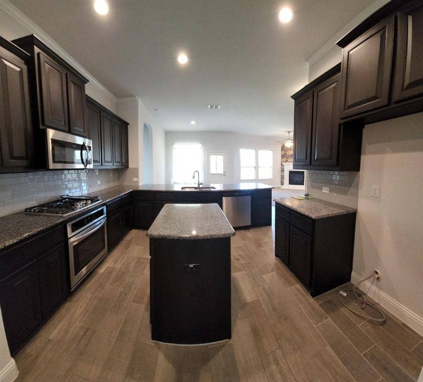 1801 Spinnaker Drive, Denton, TX 76210 1801 Spinnaker Drive, Denton, TX 76210
