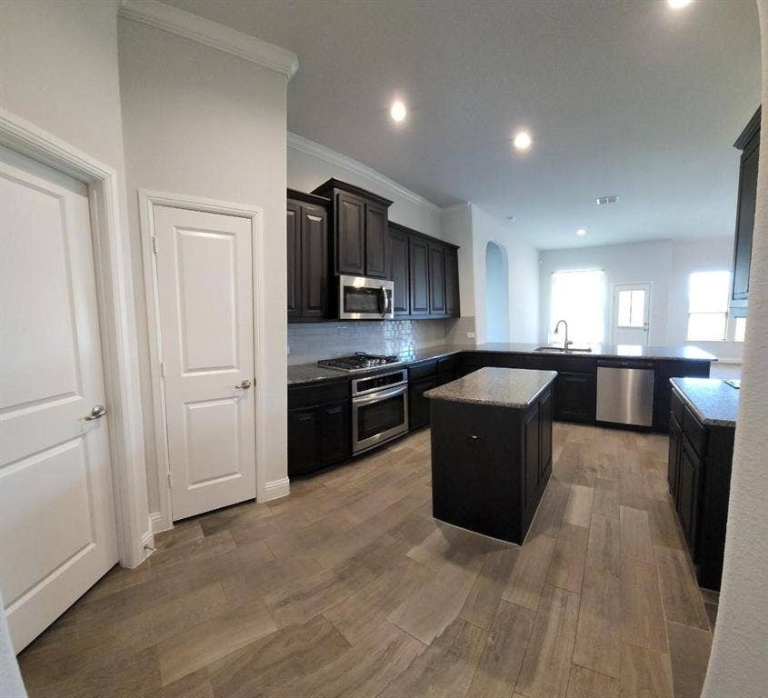 1801 Spinnaker Drive, Denton, TX 76210 1801 Spinnaker Drive, Denton, TX 76210