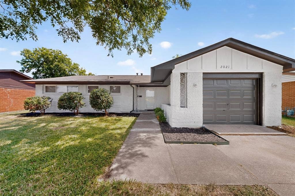 2021 Proctor Drive, Grand Prairie, TX 75051 2021 Proctor Drive, Grand Prairie, TX 75051