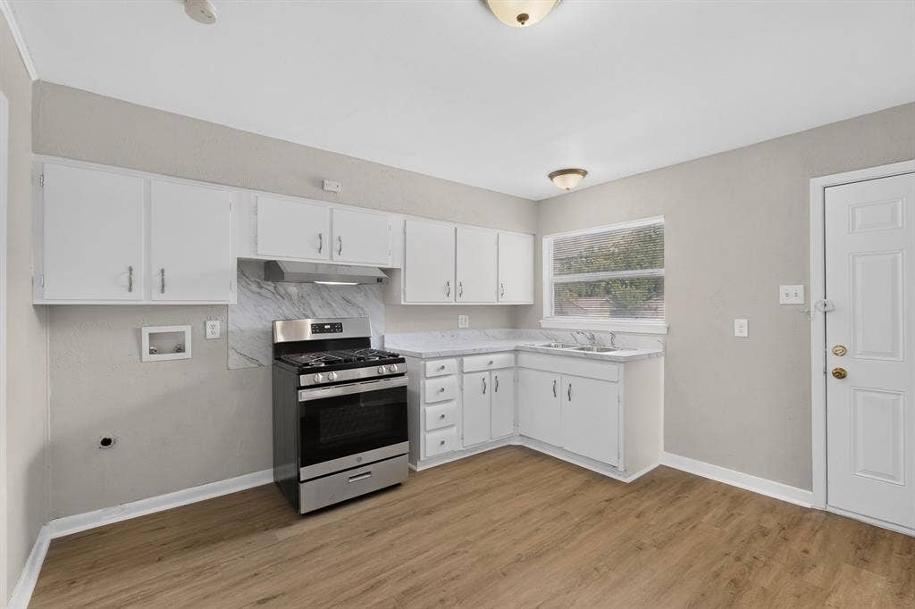 2021 Proctor Drive, Grand Prairie, TX 75051 2021 Proctor Drive, Grand Prairie, TX 75051