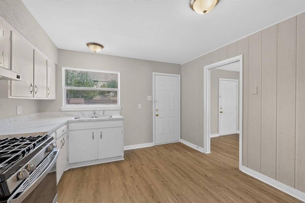 2021 Proctor Drive, Grand Prairie, TX 75051 2021 Proctor Drive, Grand Prairie, TX 75051